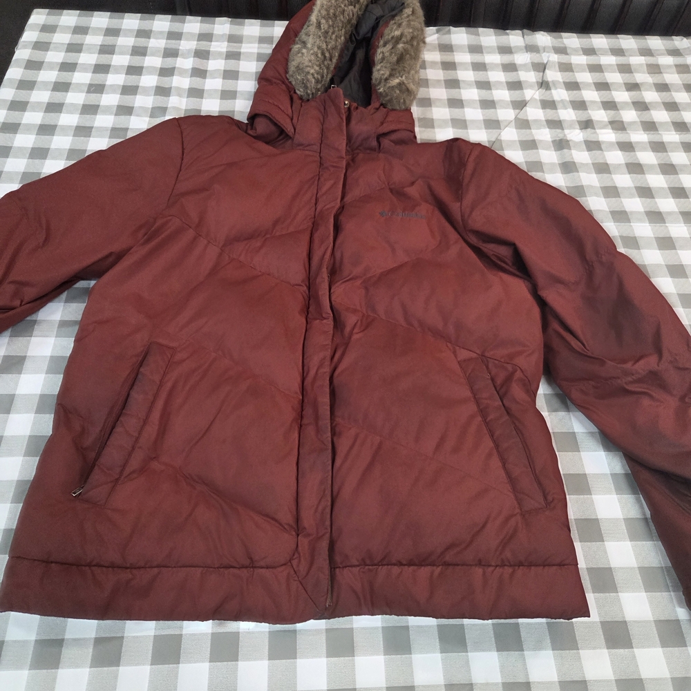 Columbia Men's Red Puffer Jacket